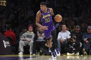 手太凉了！八村塁12中3低效拿到11分3板2断