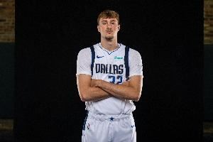 进攻还要找感觉！弗拉格首节2中0未得分 贡献3板2助1帽